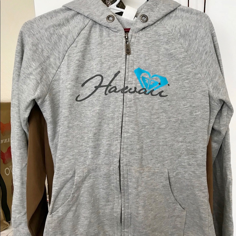 Roxy Light weight sweatshirt, missing draw string